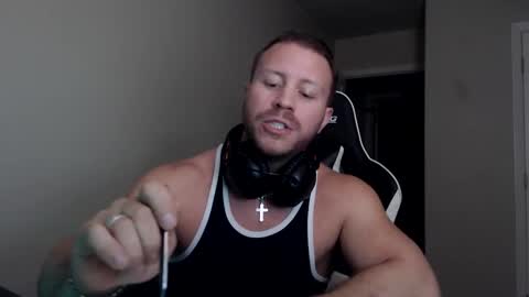 Snapshot of player2pawns chatting on October 15, 2025, 4:45 am Player online show from October 15, 2025, 4:45 am