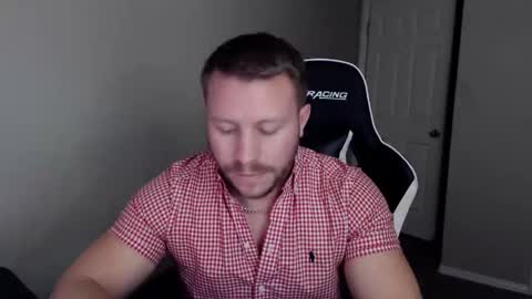 Snapshot of player2pawns chatting on October 22, 2025, 1:50 am Player online show from October 22, 2025, 1:50 am