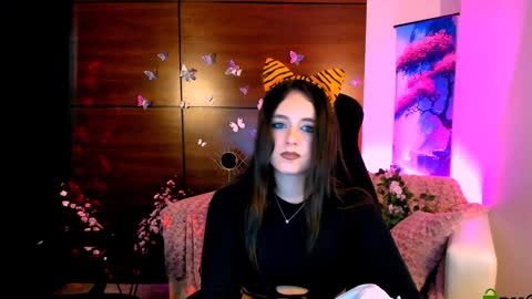 Snapshot of playful_sophie chatting on January 6, 2025, 5:06 pm Sophie online show from January 6, 2025, 5:06 pm