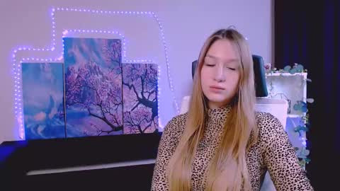 Snapshot of playful_sophie chatting on February 21, 2025, 3:45 am Sophie online show from February 21, 2025, 3:45 am