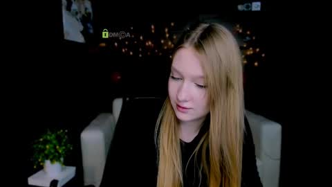 Snapshot of playful_sophie chatting on March 7, 2025, 1:40 pm Sophie online show from March 7, 2025, 1:40 pm