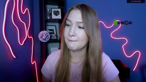 Snapshot of playful_sophie chatting on September 30, 2025, 5:18 pm Sophie online show from September 30, 2025, 5:18 pm