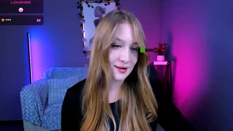 Snapshot of playful_sophie chatting on October 6, 2025, 9:45 pm Sophie online show from October 6, 2025, 9:45 pm