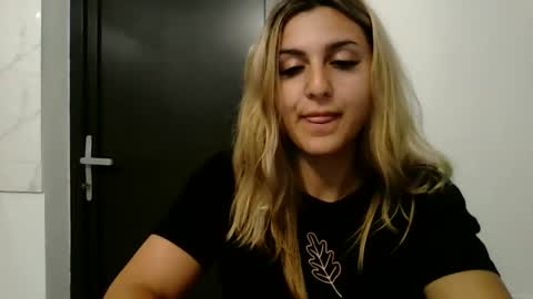 PlayfulNicole online show from June 4, 2026, 2:39 am