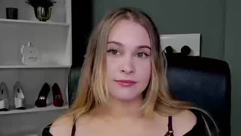 Snapshot of playgirl_valeria chatting on September 22, 2025, 8:55 pm Valeria online show from September 22, 2025, 8:55 pm