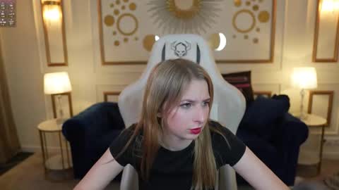 Lana online show from November 29, 2025, 11:30 pm