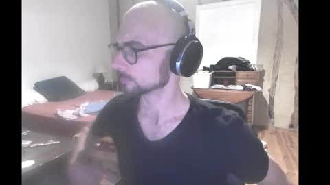 plsmakemynight online show from May 10, 2026, 2:17 am