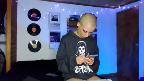 Snapshot of plutonblue369 chatting on February 16, 2025, 10:43 pm online show from February 16, 2025, 10:43 pm