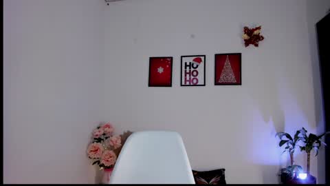 Snapshot of pocahontas_sensual chatting on January 9, 2025, 10:41 pm Jasmine online show from January 9, 2025, 10:41 pm