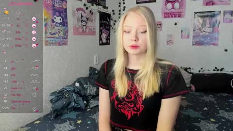 Snapshot of pocet_barbie chatting on January 29, 2025, 3:33 am Mary online show from January 29, 2025, 3:33 am