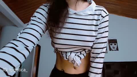 IG ipoetica  online show from January 8, 2025, 12:05 pm