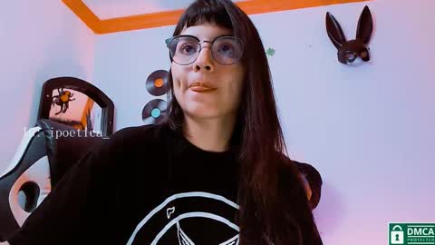 IG ipoetica  online show from November 25, 2025, 4:18 pm