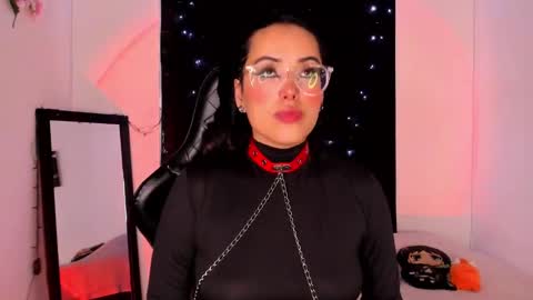 Snapshot of poison_willow chatting on February 5, 2025, 5:53 pm Willow Hours 12pm to 630pm Colombian time FRIDAY AND SUNDAY FREE DAYS online show from February 5, 2025, 5:53 pm