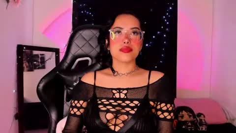 Snapshot of poison_willow chatting on March 6, 2025, 6:48 pm Willow Hours 12pm to 630pm Colombian time FRIDAY AND SUNDAY FREE DAYS online show from March 6, 2025, 6:48 pm