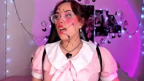 Snapshot of poison_willow chatting on October 29, 2025, 5:58 pm Willow Hours 12pm to 630pm Colombian time FRIDAY AND SUNDAY FREE DAYS online show from October 29, 2025, 5:58 pm