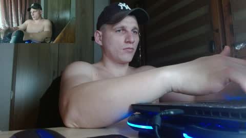 Snapshot of poliglotjoe2 chatting on April 7, 2026, 6:08 pm Poliglotjoe2 online show from April 7, 2026, 6:08 pm