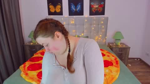 Snapshot of polinasallivan chatting on December 12, 2024, 8:25 am Polina online show from December 12, 2024, 8:25 am