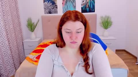 Snapshot of polinasallivan chatting on December 18, 2024, 8:20 am Polina online show from December 18, 2024, 8:20 am