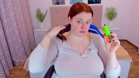 Snapshot of polinasallivan chatting on December 18, 2024, 11:24 am Polina online show from December 18, 2024, 11:24 am