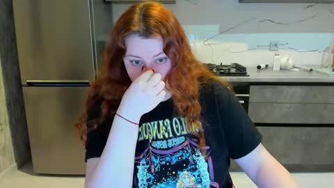 Snapshot of polinasallivan chatting on February 21, 2025, 6:37 pm Polina online show from February 21, 2025, 6:37 pm