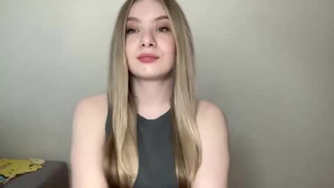polishangel222 online show from May 17, 2026, 5:20 pm