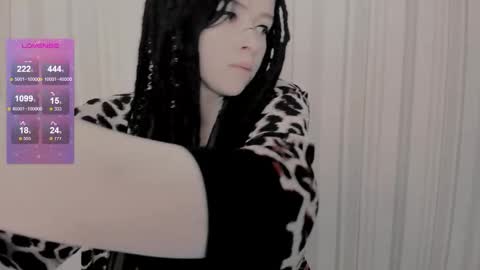 Snapshot of polly_wow chatting on November 2, 2025, 6:10 pm Polly online show from November 2, 2025, 6:10 pm