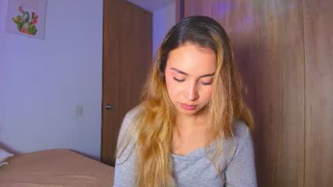 Snapshot of pollygrey_ chatting on June 21, 2026, 4:26 am Carolina online show from June 21, 2026, 4:26 am