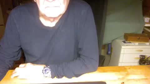 Snapshot of pomme1949 chatting on December 23, 2024, 8:44 am pomme1949 online show from December 23, 2024, 8:44 am