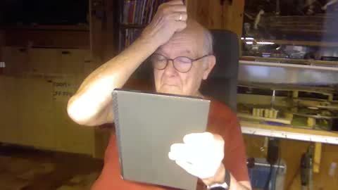 Snapshot of pomme1949 chatting on October 21, 2025, 1:01 pm pomme1949 online show from October 21, 2025, 1:01 pm