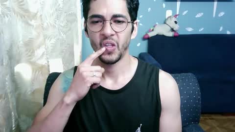 ponzothc online show from November 4, 2025, 7:57 pm