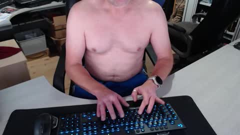 Snapshot of poodledude chatting on October 31, 2025, 4:41 pm Dave online show from October 31, 2025, 4:41 pm