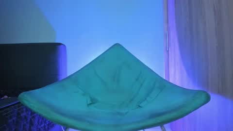 Snapshot of pool_baker_ chatting on January 18, 2025, 12:24 am johnatan online show from January 18, 2025, 12:24 am