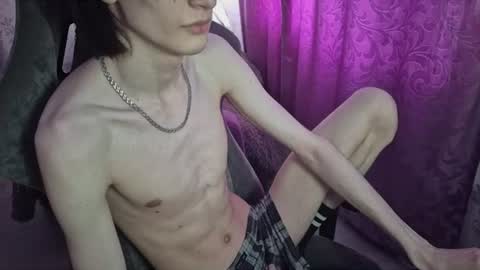 popoul_couple online show from June 18, 2026, 7:30 am