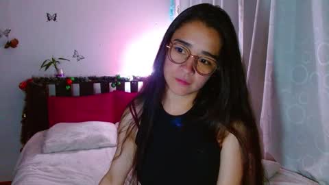 Snapshot of porcelainlux chatting on December 10, 2024, 4:24 am porcelainlux online show from December 10, 2024, 4:24 am