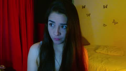 Snapshot of porcelainlux chatting on February 25, 2025, 4:14 am porcelainlux online show from February 25, 2025, 4:14 am