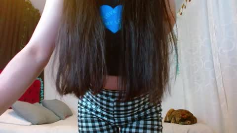 Snapshot of porcelainlux chatting on March 1, 2025, 4:15 am porcelainlux online show from March 1, 2025, 4:15 am