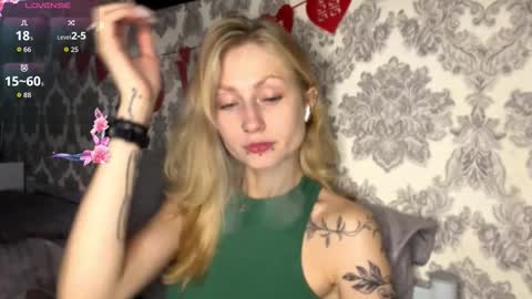 Snapshot of porshes chatting on September 20, 2025, 4:46 am HERES SILVIA AND OlIVIA WELCOME EVERYONE LOVENSE DOMI REACT TO YOUR TIPS LETS MAKE A GREAT SHOW TOGETHER online show from September 20, 2025, 4:46 am