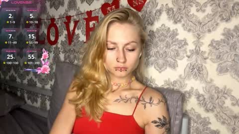 Snapshot of porshes chatting on September 23, 2025, 5:21 am HERES SILVIA AND OlIVIA WELCOME EVERYONE LOVENSE DOMI REACT TO YOUR TIPS LETS MAKE A GREAT SHOW TOGETHER online show from September 23, 2025, 5:21 am