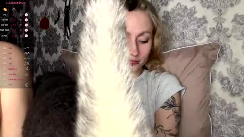 Snapshot of porshes chatting on November 10, 2025, 4:50 pm HERES SILVIA AND OlIVIA WELCOME EVERYONE LOVENSE DOMI REACT TO YOUR TIPS LETS MAKE A GREAT SHOW TOGETHER online show from November 10, 2025, 4:50 pm