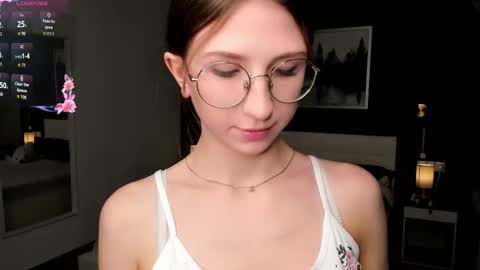 Elizabeth online show from October 9, 2025, 7:12 pm