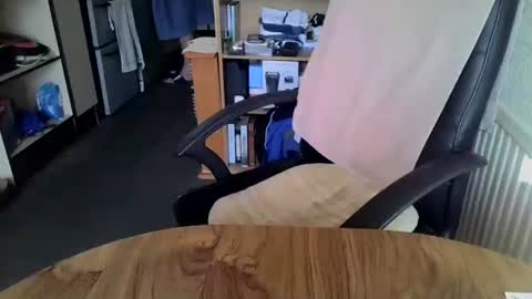 Snapshot of poshman65 chatting on September 19, 2025, 8:49 am poshman65 online show from September 19, 2025, 8:49 am