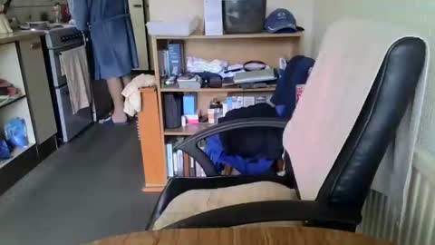 Snapshot of poshman65 chatting on October 9, 2025, 9:18 am poshman65 online show from October 9, 2025, 9:18 am