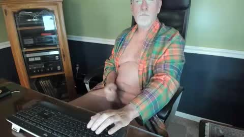 Snapshot of poundinmycock4u chatting on April 17, 2026, 11:24 am PoundinMyCock4U online show from April 17, 2026, 11:24 am