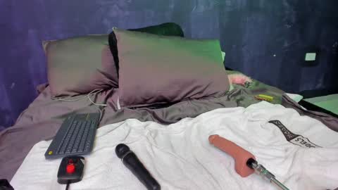 Snapshot of powder__ chatting on February 5, 2025, 1:54 pm Powder online show from February 5, 2025, 1:54 pm