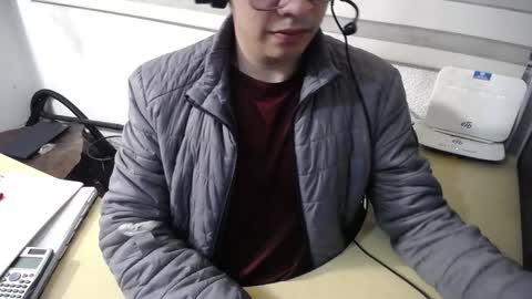 Snapshot of powerfulzeus2 chatting on November 11, 2025, 2:00 am powerfulzeus2 online show from November 11, 2025, 2:00 am