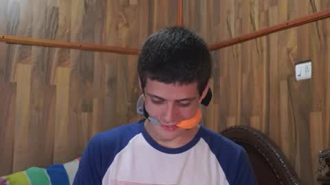 chris independent  online show from October 31, 2025, 4:02 am