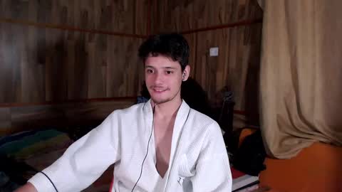 chris independent  online show from April 17, 2026, 7:44 am