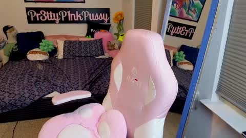 Snapshot of pr3ttyp1nkpussy chatting on October 31, 2025, 3:18 am Evangeline Eva Darling online show from October 31, 2025, 3:18 am