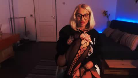 Snapshot of preggyhotmommy chatting on December 14, 2024, 11:34 pm Victoria online show from December 14, 2024, 11:34 pm