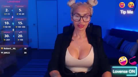 Snapshot of preggyhotmommy chatting on September 19, 2025, 8:42 pm Victoria online show from September 19, 2025, 8:42 pm